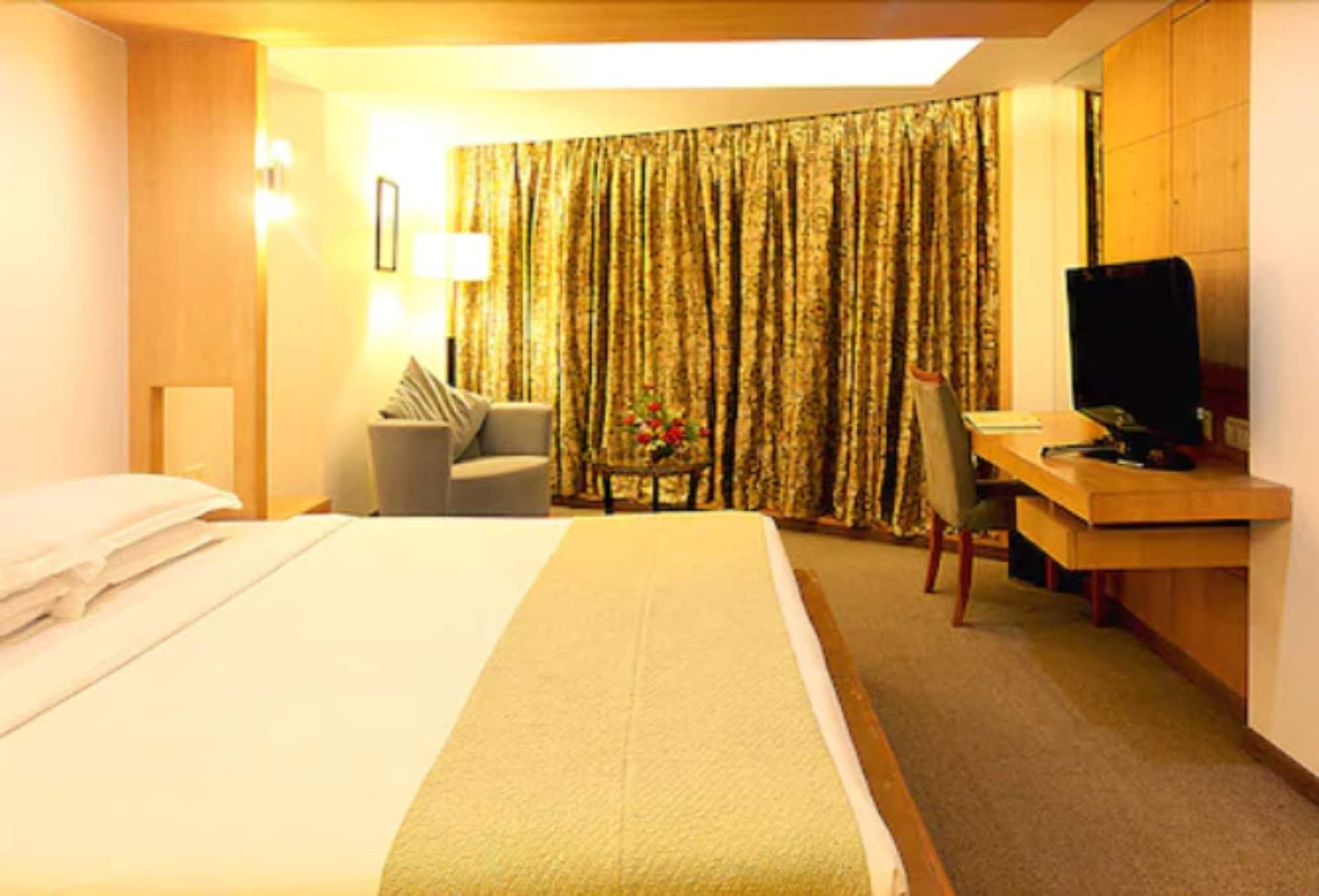 Peninsula Grand 4* Bombay