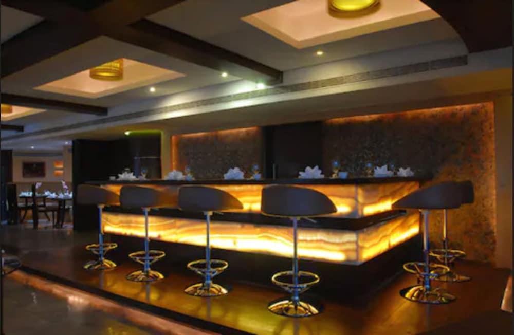 Peninsula Grand 4* Bombay