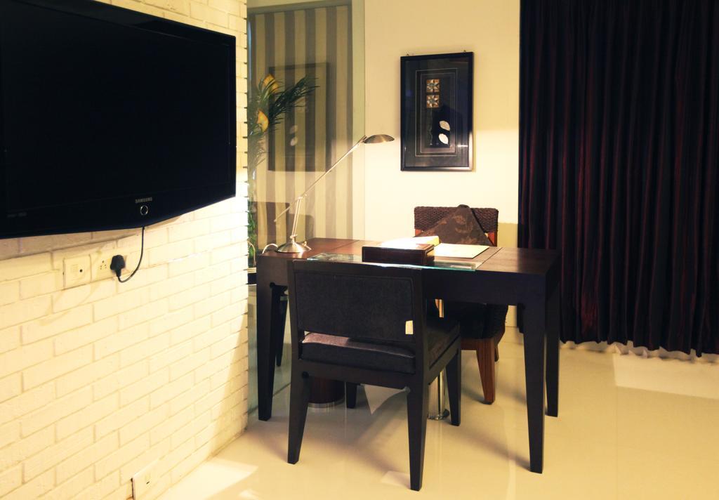 Hotel Peninsula Grand Bombay