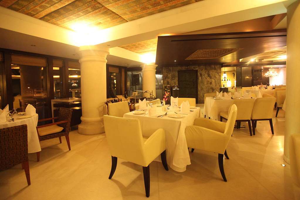 Peninsula Grand 4* Bombay