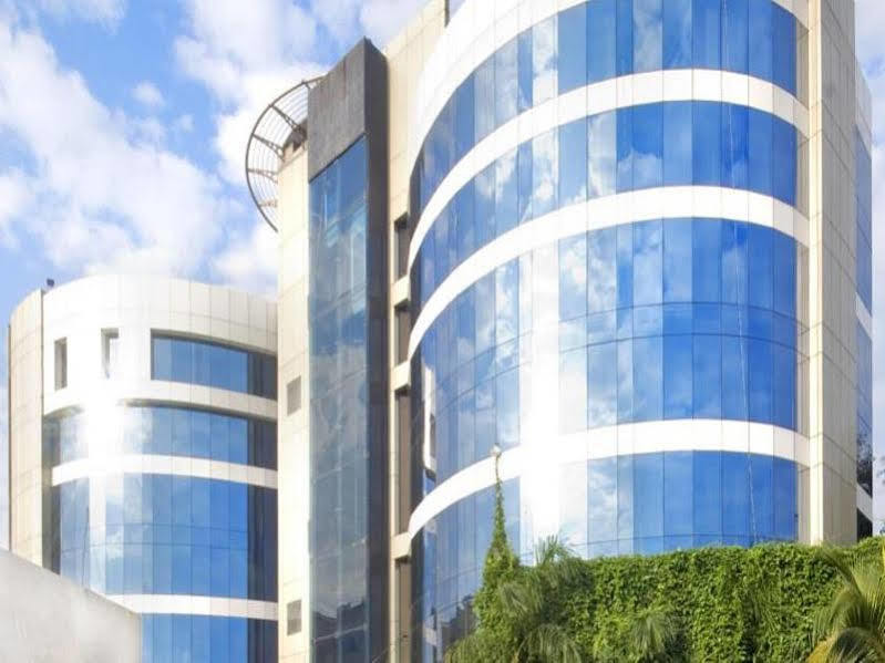 Peninsula Grand