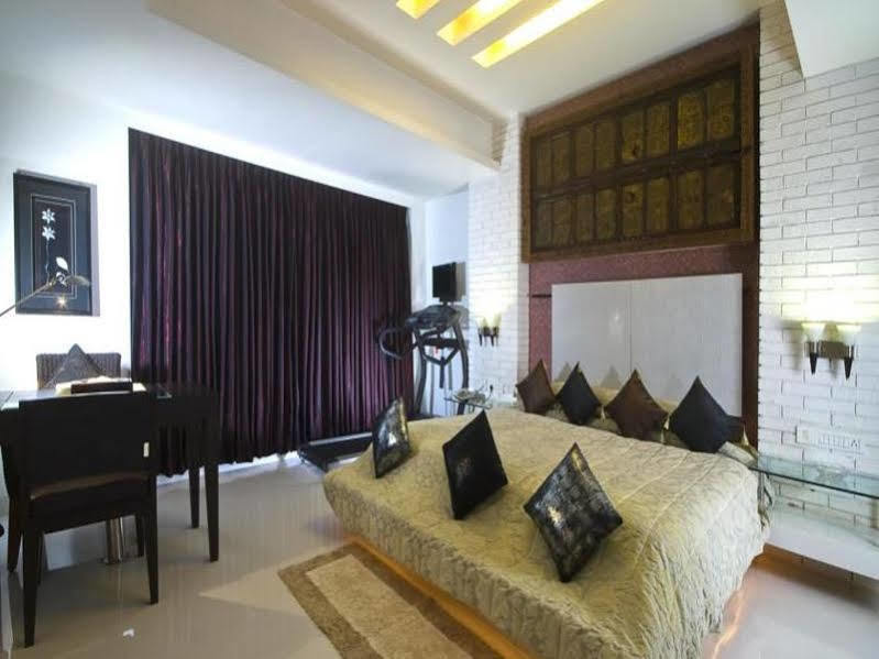Peninsula Grand Hotel Bombay