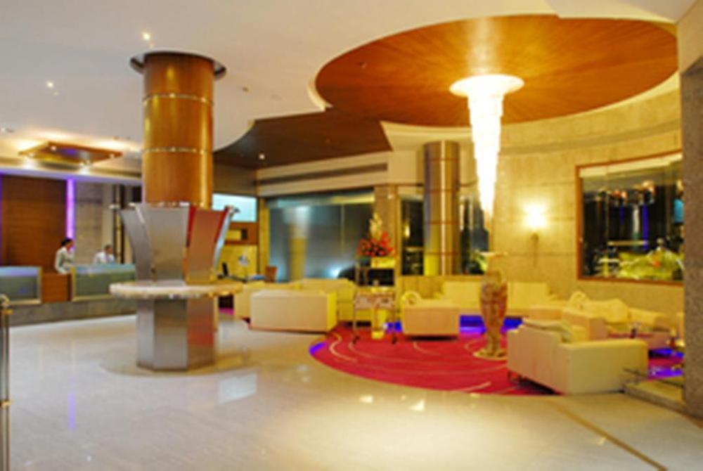 Peninsula Grand Bombay